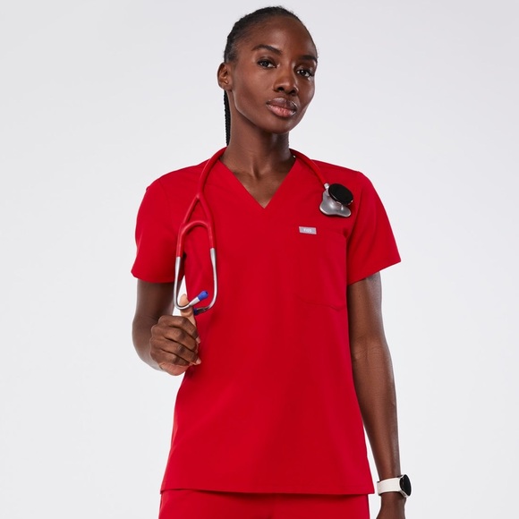 Figs Tops - NWT FIGS Catarina One-Pocket Scrub Top